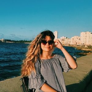 Meet your Posher, Monica